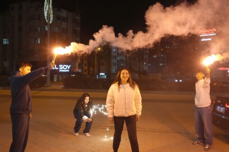 Dünya şampiyonu Asuman'a memleketinde coşkulu karşılama