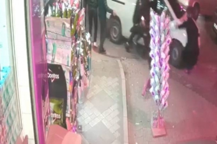 'Dur' ihtarına uymadı, yayayı feci şekilde ezdi! O anla...