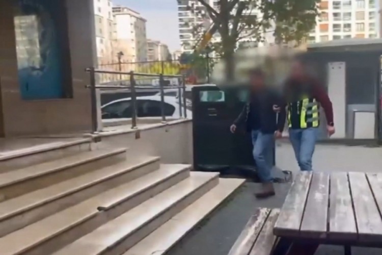 Bakan Yerlikaya: Trafikte tartıştığı kadın sürücünün ar...