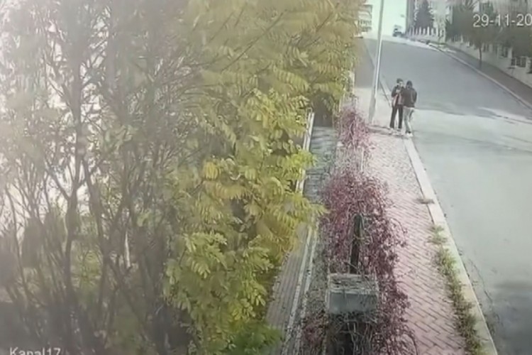 Kendisini polis olarak tanıttığı kadını 6 milyon lira dolandırdı