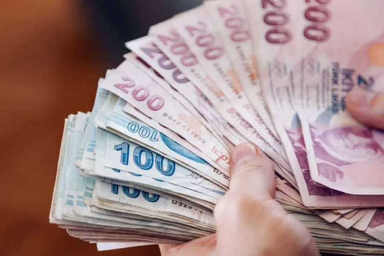&Uuml;st d&uuml;zey memurlara k&ouml;t&uuml; haber!