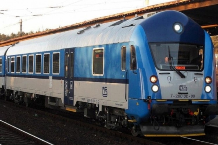 &Uuml;&ccedil; başkenti birbirine bağlayacak tren hattı a&ccedil;ılıyor