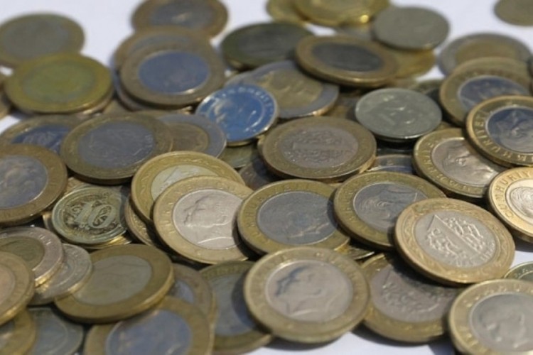 Piyasada madeni para t&uuml;kendi: Esnaf &ccedil;areyi m&uuml;şteride arıyor