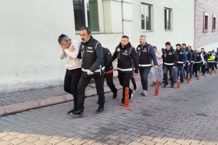 Kanser ila&ccedil;larını usuls&uuml;z şekilde temin eden 3 kişi tutuklandı