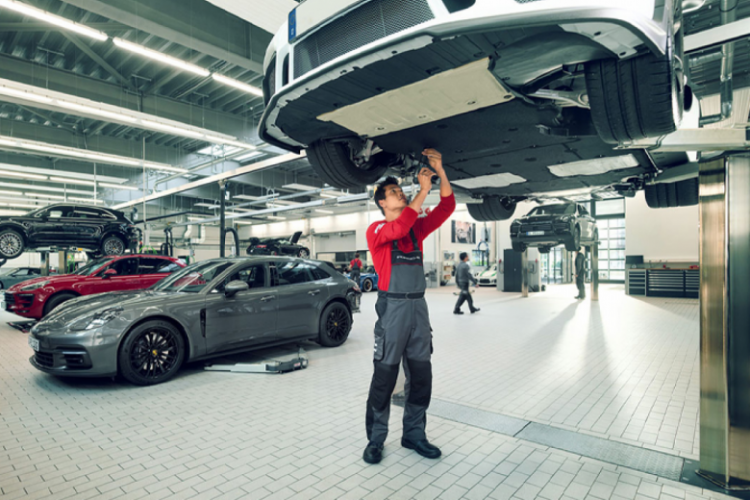 Lüks otomobil devinin araçlarında skandal! Aniden kilit...