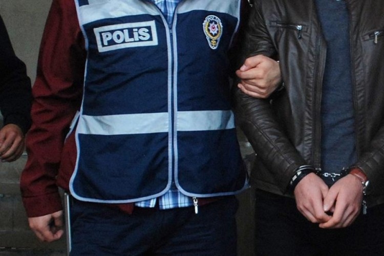 Bursa'da bir evden altın &ccedil;alan ş&uuml;pheli tutuklandı