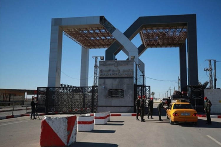 T&uuml;rkiye dahil 8 &uuml;lkeden soykırımcı İsrail'in Refah Sınır Kapısı girişimine ortak tepki
