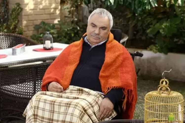 Usta oyuncu hastaneye kaldırıldı! Acil ameliyata alındı