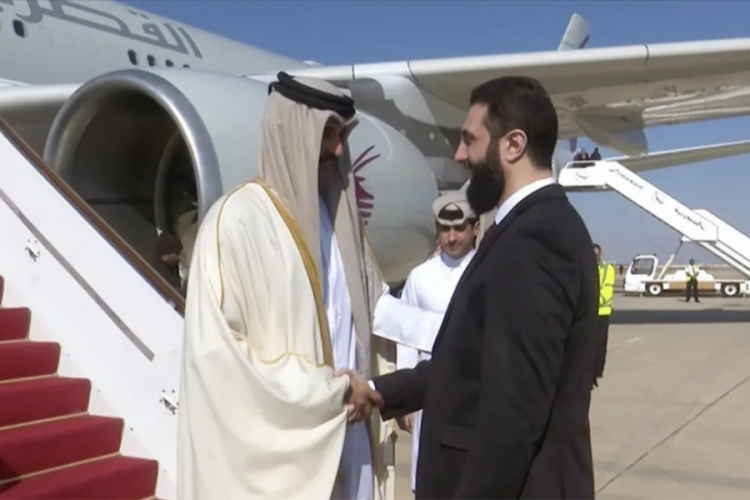 Suriye Cumhurbaşkanı Şara, Doha'da Katar Emiri Al Sani ile g&ouml;r&uuml;şt&uuml;