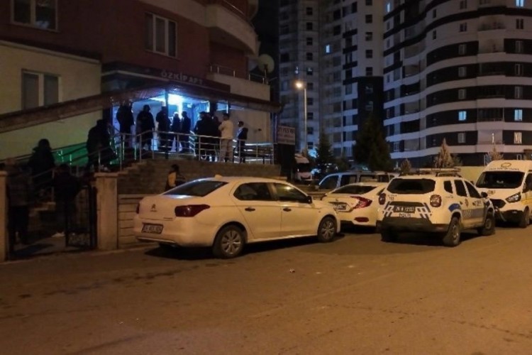 İş arkadaşı tarafından evde &ouml;l&uuml; bulundu
