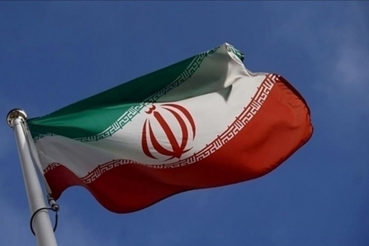 İran'da on binlerce kişinin dolandırıldığı davanın biri...