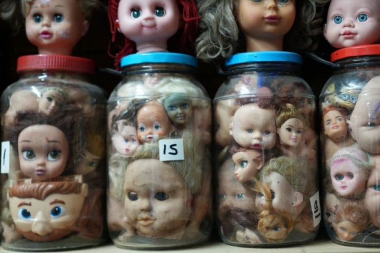 Yarım asırlık koleksiyon! Görenlerin tüyleri ürperiyor...