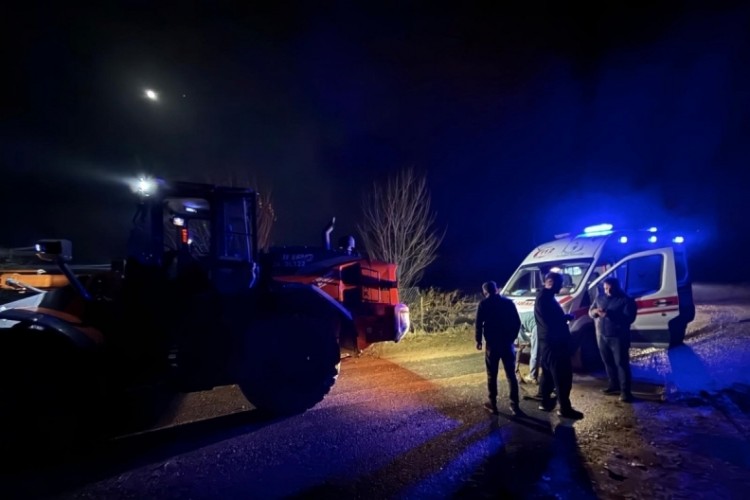 Hasta almaya giderken yolda kalan ambulansı özel idare ...