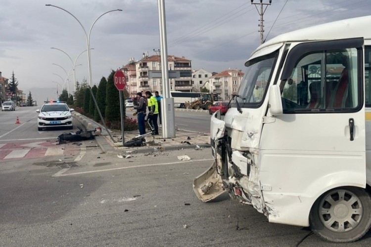 Kazada ağır yaralanan gen&ccedil; kadın 2 g&uuml;nl&uuml;k yaşam m&uuml;cadelesini kaybetti