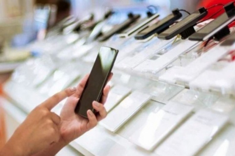 Milyonları ilgilendiriyor... Bu telefonlar 2026'ya gire...