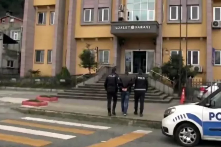 Sarp Sınır Kapısı'nda 193 yıl hapis cezası bulunan şahıs yakalandı