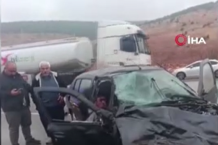 Feci kazada ara&ccedil;lar hurdaya d&ouml;nd&uuml;! Aile hekimi yaşamını yitirdi...