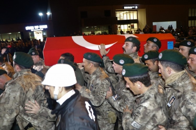 Şehit polis memurunun cenazesi, Samsun'a getirildi