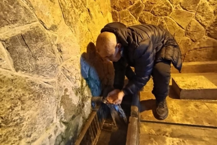 Asırlara meydan okuyan &ccedil;eşme; hi&ccedil; kesilmeyen suyu hastalıklara şifa oluyor