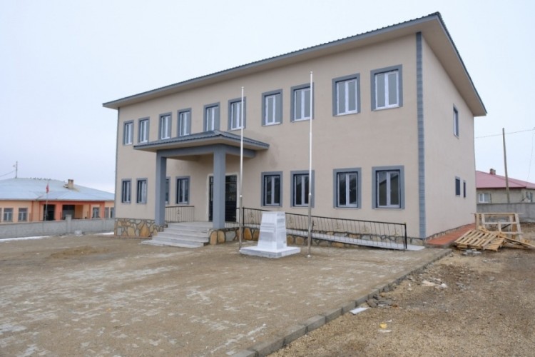 K&ouml;y &ouml;ğrencileri i&ccedil;in modern okul yapıldı