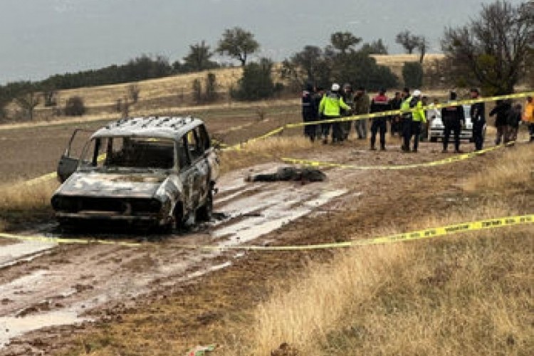 Kesik baş cinayetinde flaş detay! Aracın &ouml;n&uuml;n&uuml; keserek...