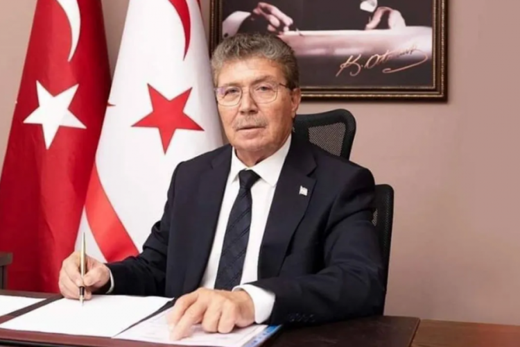 KKTC Başbakanı Ünal Üstel hastaneye kaldırıldı 