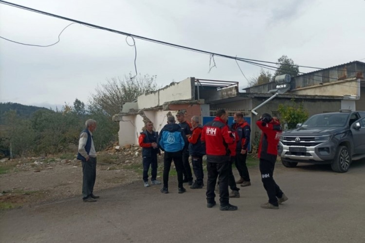 Kayıp yaşlı adam i&ccedil;in ekipler seferber oldu