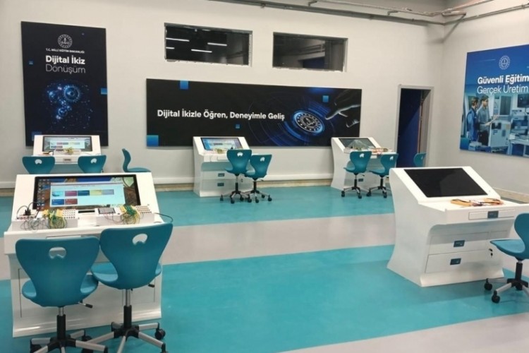 Bursa dahil 10 ilde devrim! Liseler dijital çağa geçiyo...