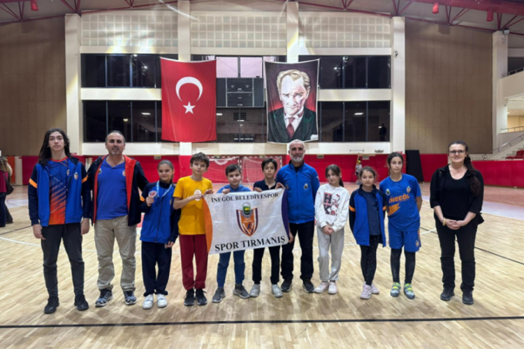 Bursa'nın k&uuml;&ccedil;&uuml;k sporcuları kenti onurlandırdı