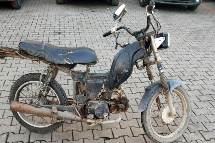 &Ccedil;alıntı motosikletin ehliyetsiz s&uuml;r&uuml;c&uuml;s&uuml;ne 19 bin lira ceza!