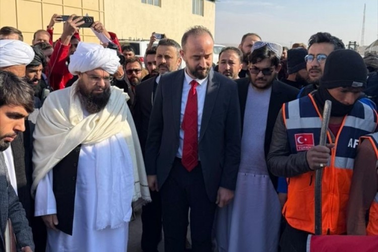 T&uuml;rkiye'nin "24. İyilik Treni" Afganistan'a ulaştı