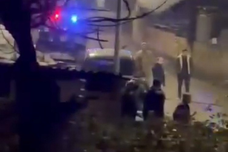Silahlı kavga sırasında iki ateş arasında kalan kişi hayatını kaybetti