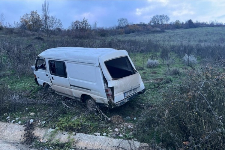 Bursa'da ara&ccedil; yoldan &ccedil;ıktı! Olanlar oldu...