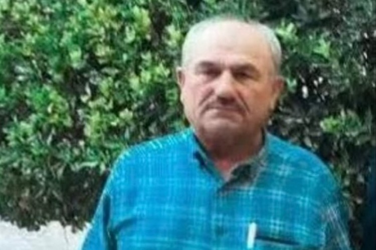 Geri manevra yapan ara&ccedil; yaşlı adamın sonu oldu