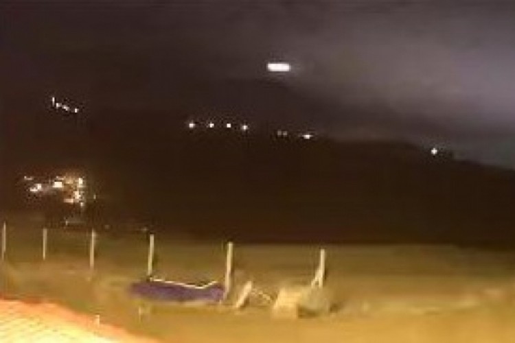 Meteorun düşme anı kameralara yansıdı