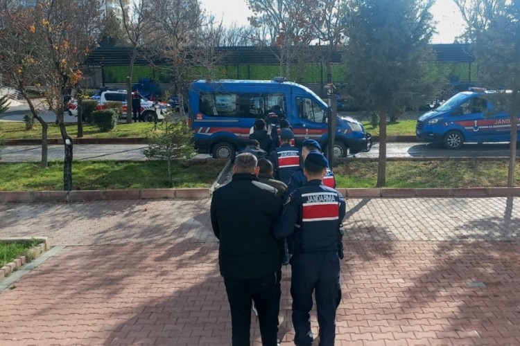 Aksaray merkezli 5 ilde dolandırıcılık operasyonu