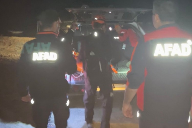 Sarp arazide yaralanan g&ouml;&ccedil;men kurtarıldı