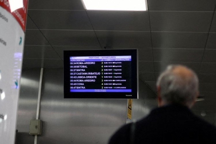 12 yıl aradan sonra yapılan ilk grev! Ulaşım fel&ccedil; oldu