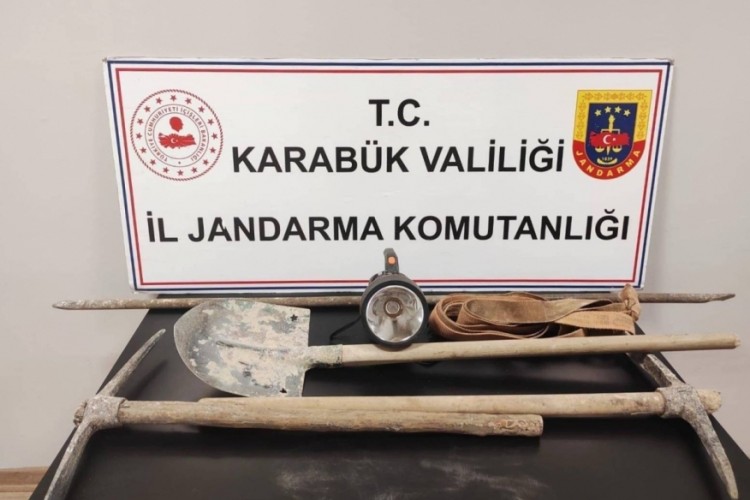 Ka&ccedil;ak kazı yapan 5 kişi yakalandı
