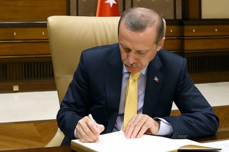 Cumhurbaşkanlığı kararıyla 9 &uuml;niversiteye yeni rekt&ouml;r ataması Resmi Gazete'de