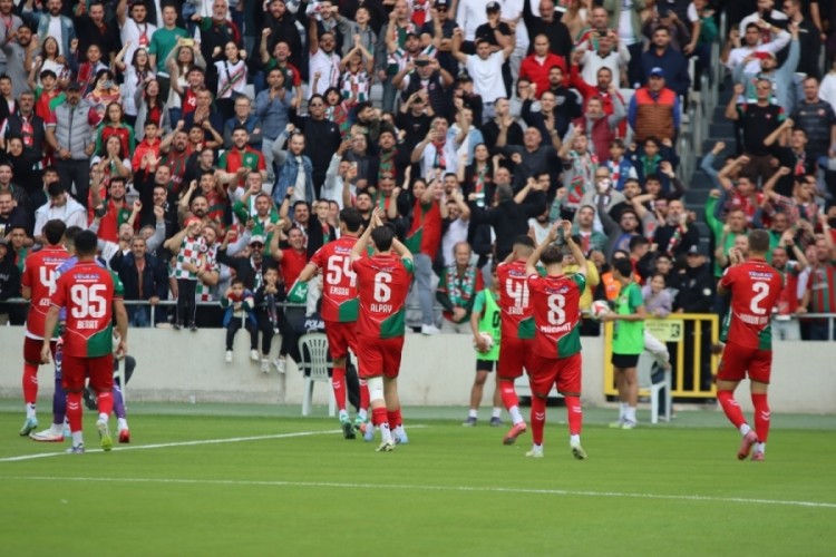 İzmir derbisinde Karşıyaka'nın konuğu Bornova 1877