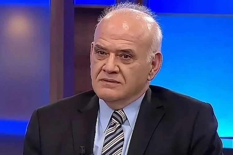 Ahmet &Ccedil;akar'dan korkutan haber! Apar topar hastaneye kaldırıldı