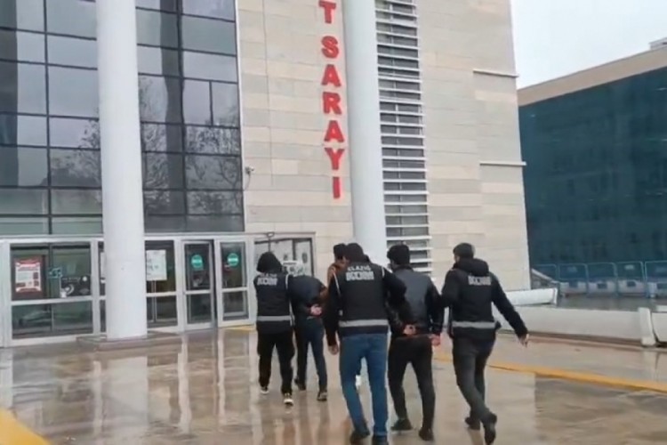 Ehliyet sınavındaki kopya d&uuml;zeneğine 2 tutuklama
