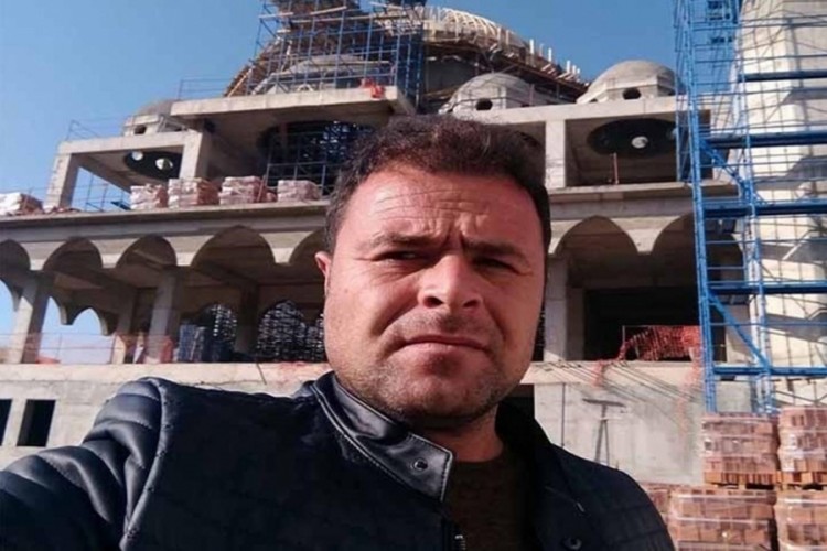 Cami inşaatında iskeleden d&uuml;şen iş&ccedil;i &ouml;ld&uuml;