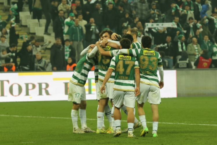 Bursaspor'dan dört dörtlük galibiyet...
