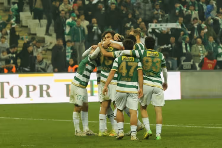 Bursaspor'dan dört dörtlük galibiyet...