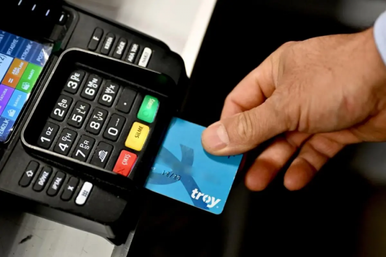 Kredi kartı kullananlar dikkat! Gece yarısı değişti