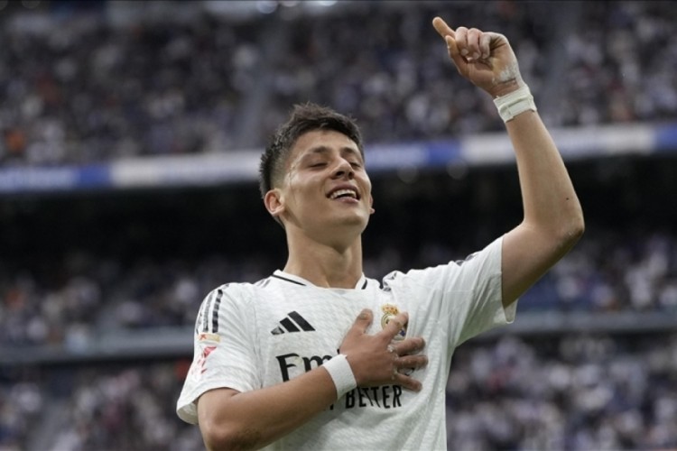 Türk futbolunda tarihe geçti! Piyasa değeri dudak uçukl...