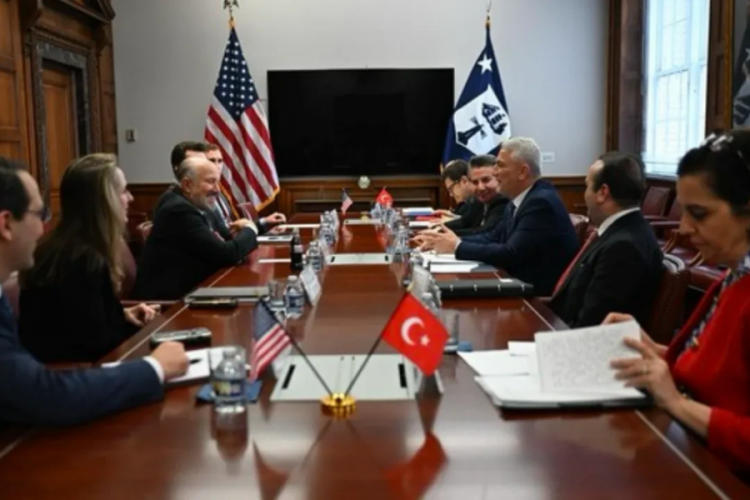 Bakan Bolat, ABD Ticaret Bakanı Lutnick ile bir araya g...