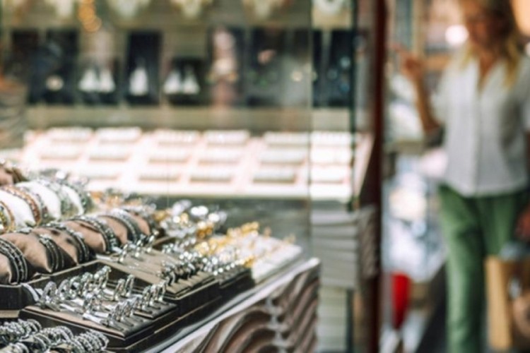 2025'te vites yükseltti: Yatırımcının yüzünü altın deği...